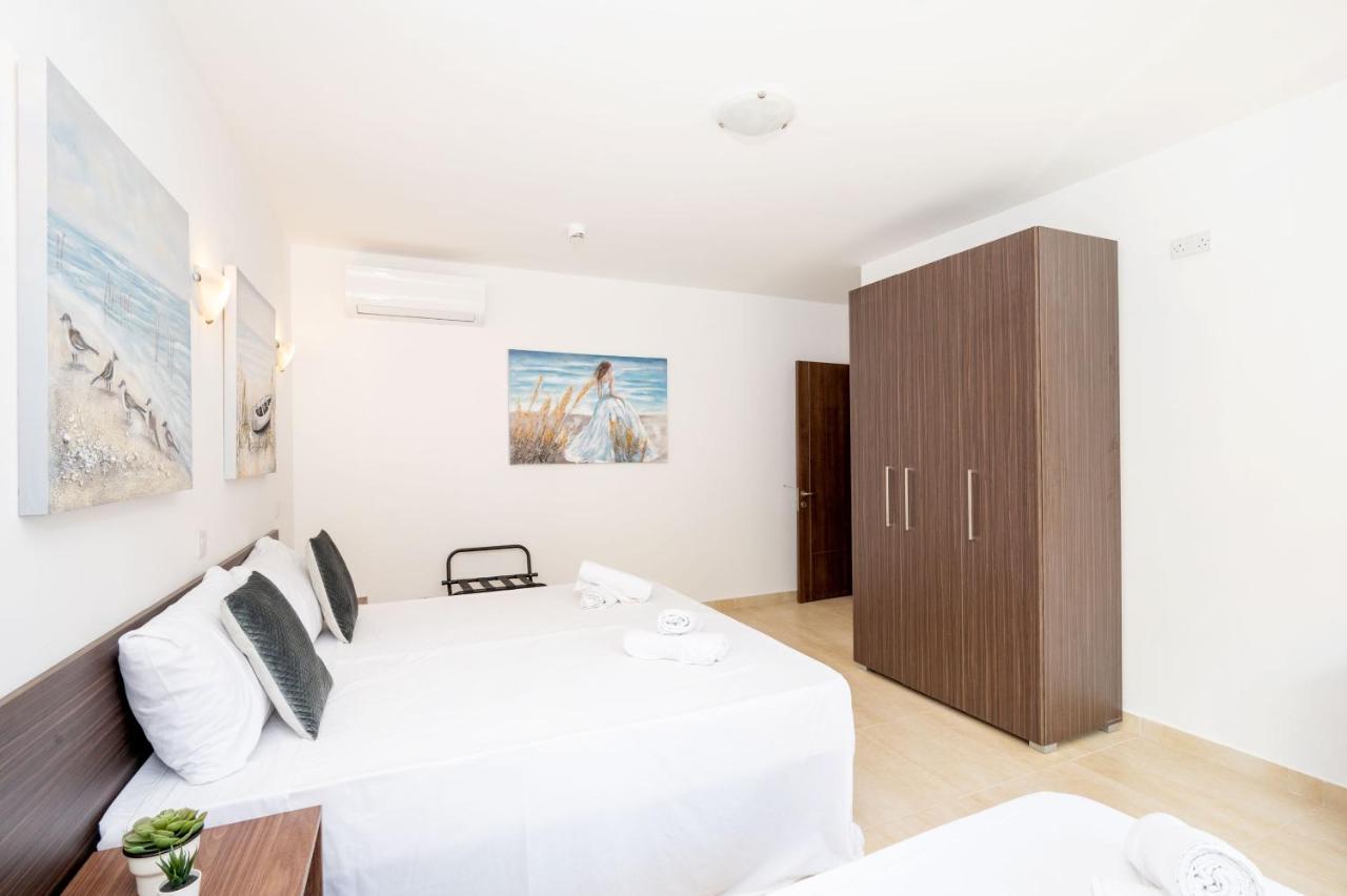 Islet Promenade Seafront 1 Bedroom Apartment With Sea View Balcony By Getawaysmalta St. Paul's Bay Exterior photo