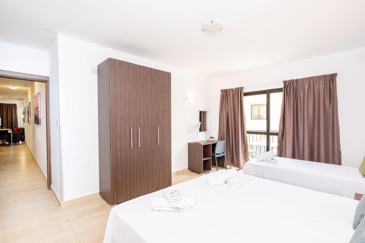 Islet Promenade Seafront 1 Bedroom Apartment With Sea View Balcony By Getawaysmalta St. Paul's Bay Exterior photo